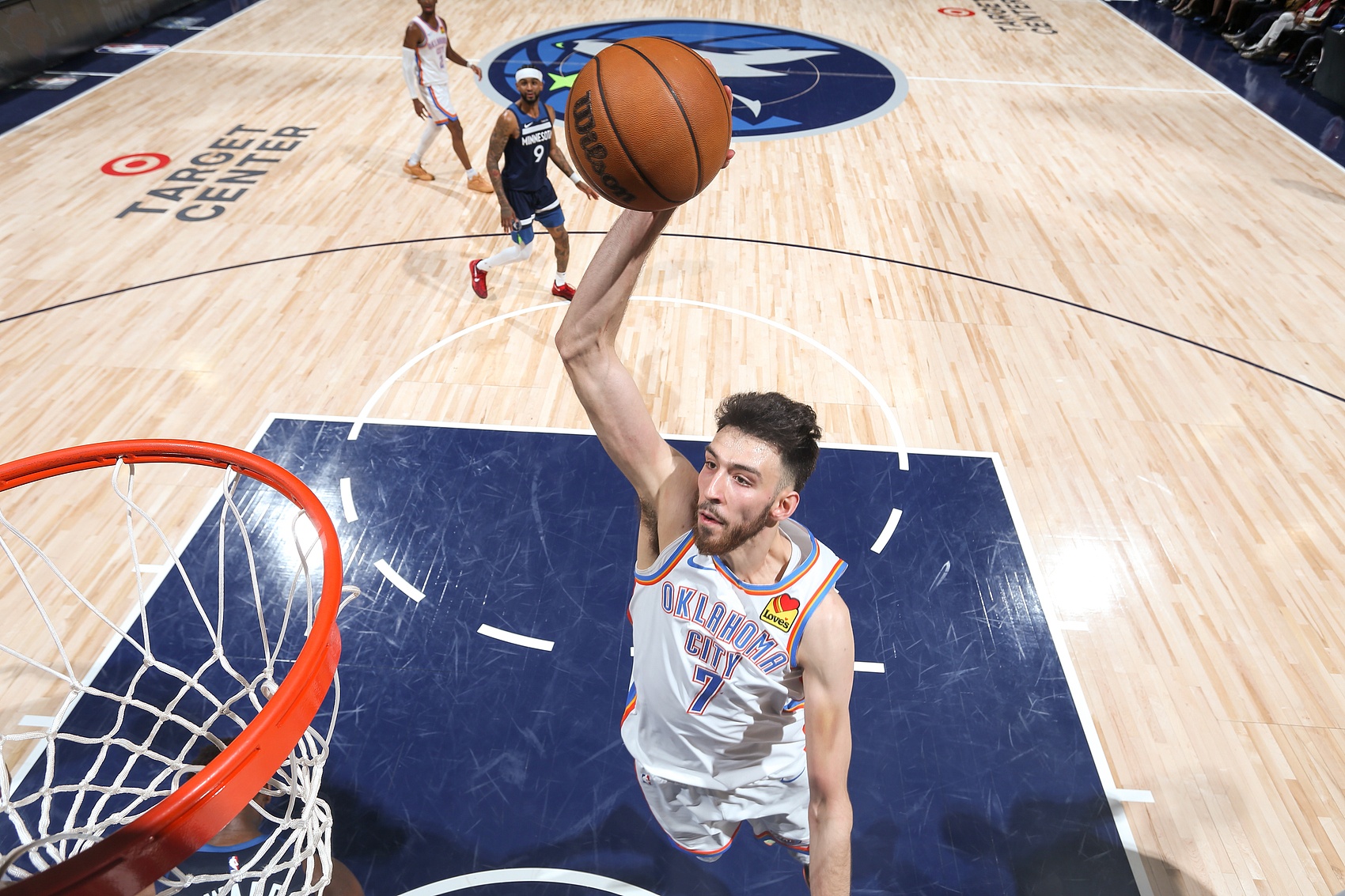 打球風(fēng)格像切特？周琦：以前有點像 在NBA時候我打得靠外