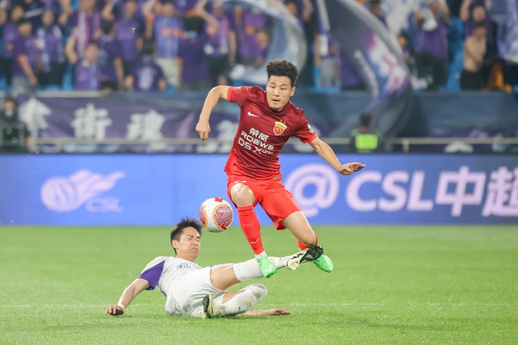 武磊符合蘇超參賽條件，但不可以把“有資格”和“有望”混為一談