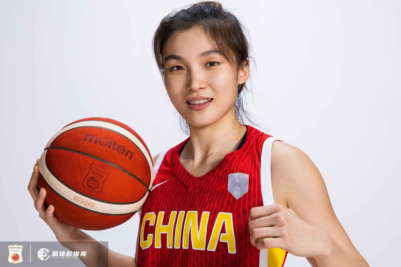 攻防壓制！楊舒予&翟若云飆進三分 中國女籃9-0收官&首節(jié)領(lǐng)先15分