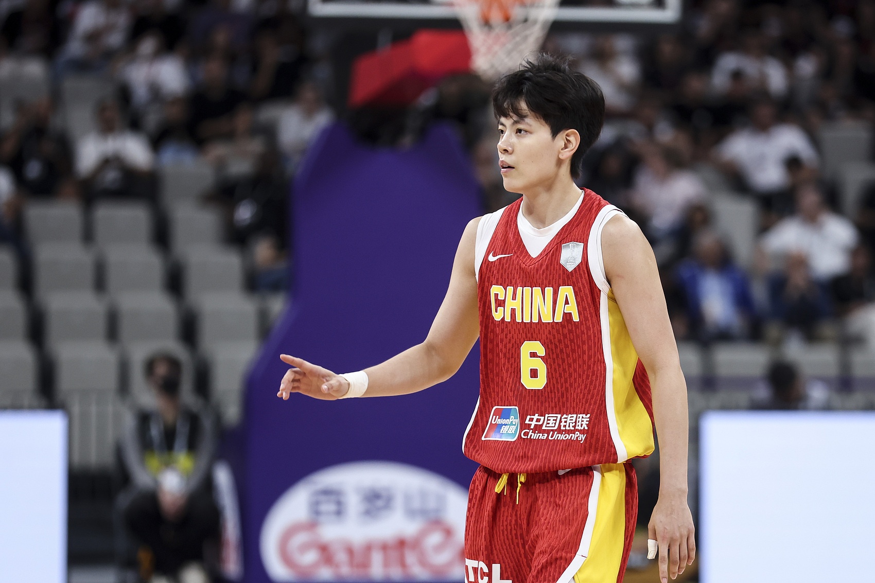 穩(wěn)住！中國女籃半場42-23新西蘭！楊舒予10+3+3 張子宇4分鐘6分