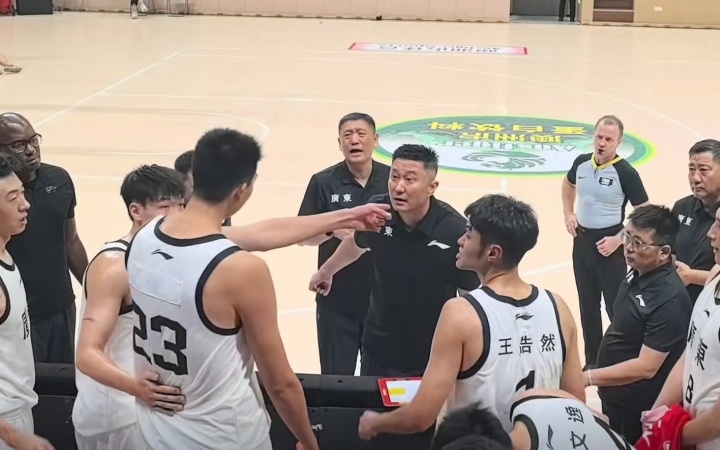 提出交易申請(qǐng)！媒體人：那次紛爭(zhēng)可能讓徐昕和杜鋒很難再繼續(xù)合作
