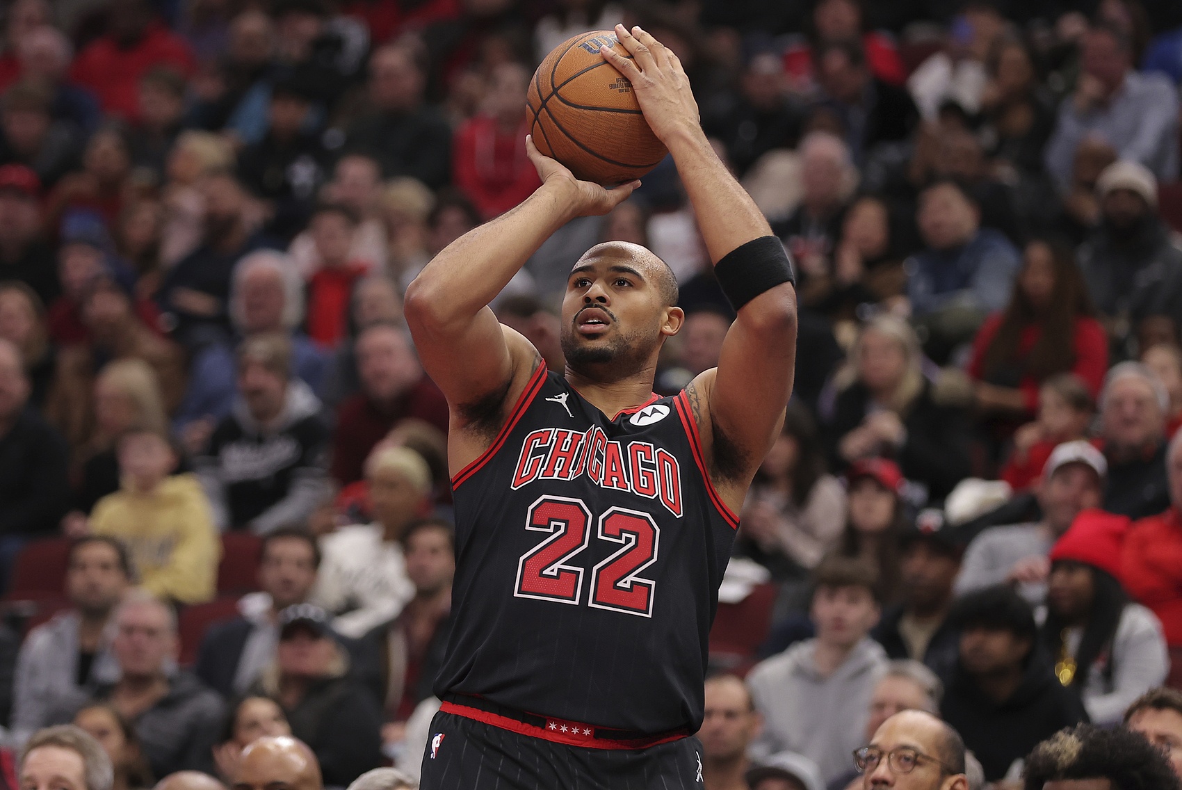 歐媒：塔克和費(fèi)內(nèi)巴切達(dá)成一致但還未最終確定 他仍在等NBA的機(jī)會