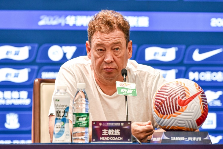 斯盧茨基：路易斯因手術需6周才能歸隊 李可和吳曦已正常跟隊訓練