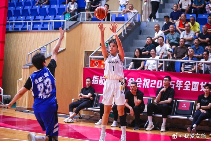 全國女籃錦標賽武漢賽區(qū)第4日綜述：江蘇四戰(zhàn)皆勝提前鎖定8強