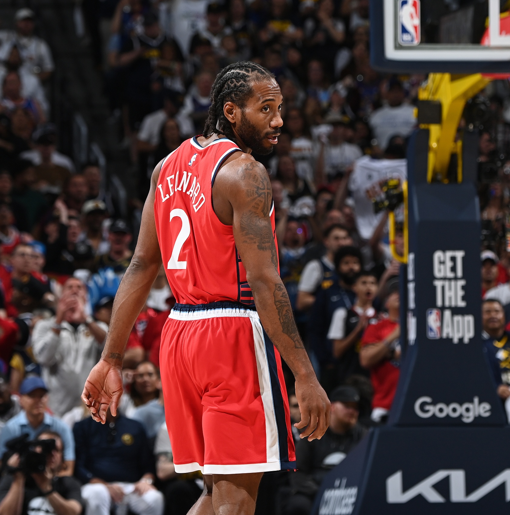 ESPN：多位總經(jīng)理和高管認(rèn)為 萊昂納德預(yù)計(jì)會(huì)履行完剩余合同