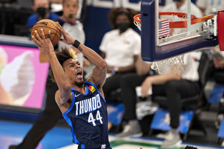 NBA生涯場均2分1.1板！Scotto：灰熊與小查理-布朗達成了簽約協(xié)議