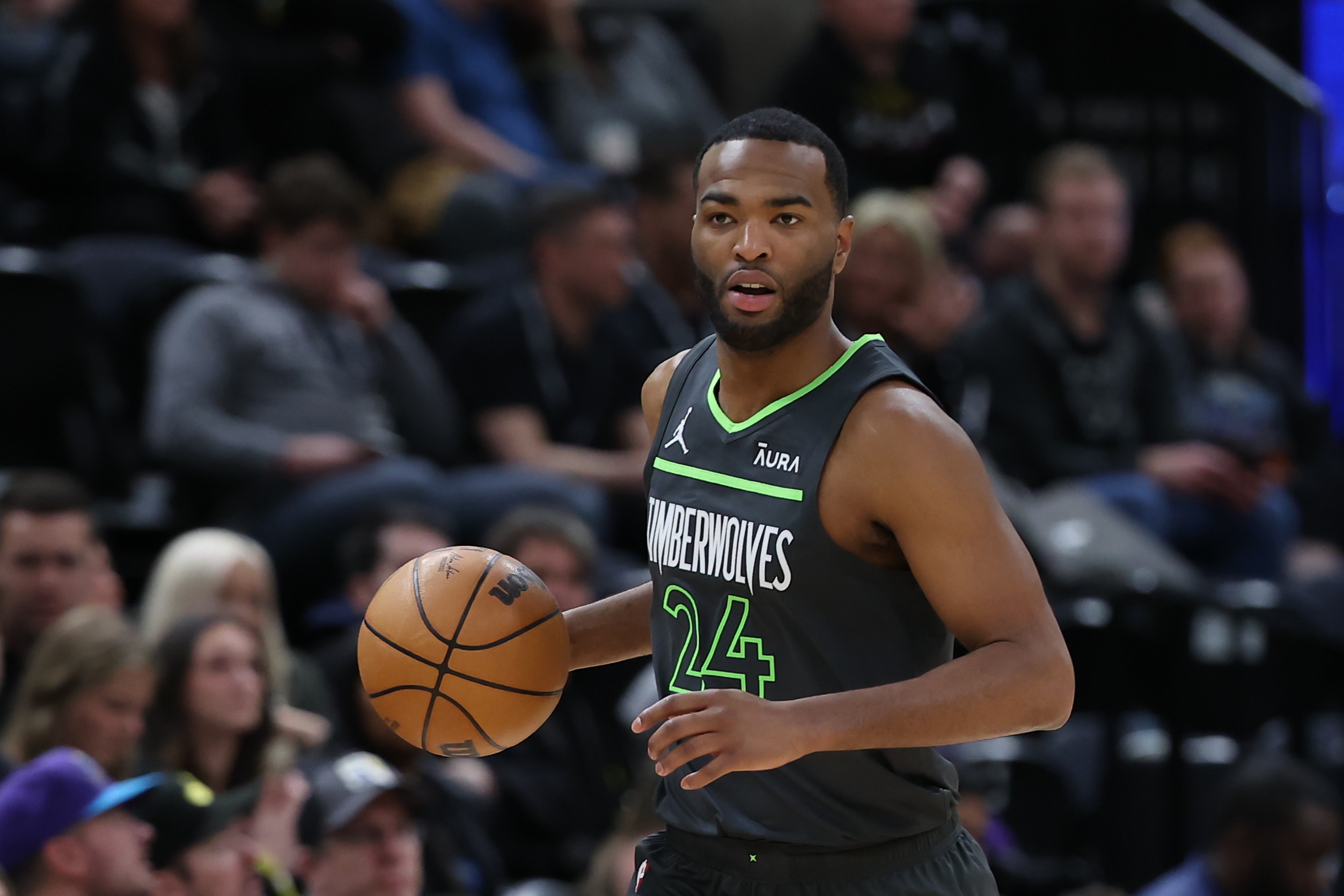 對陣76人曾單場轟53分！媒體人：TJ-沃倫將代表廣州打NBA季前賽