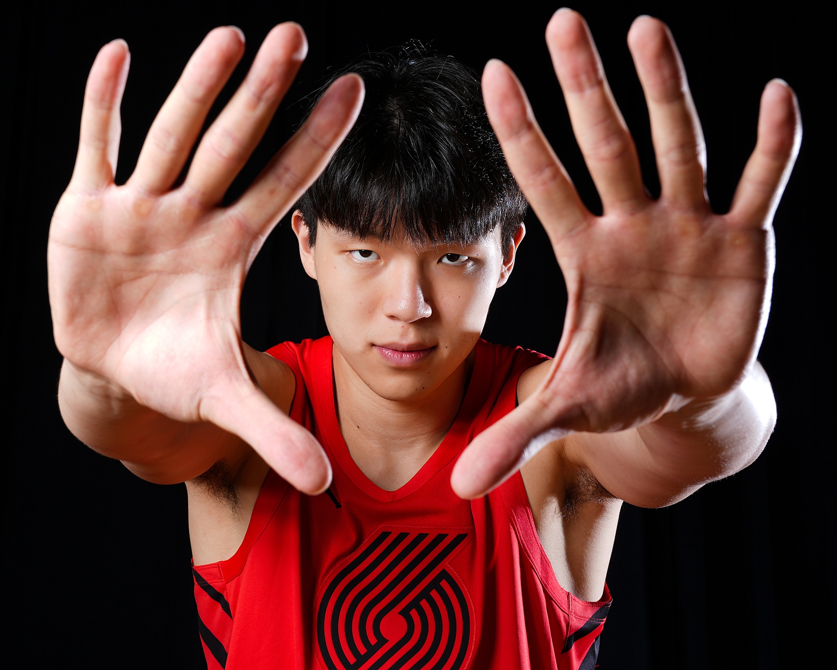 楊瀚森：“開拓者”對(duì)我意義非凡 我會(huì)努力在NBA開拓出自己的路